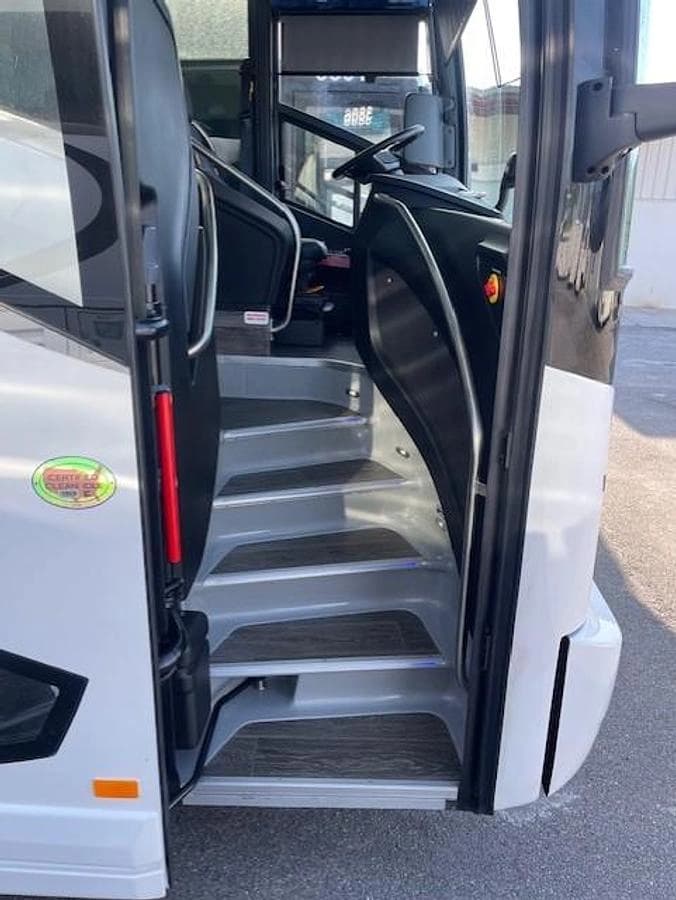 2025 Van hool CX35 Coach - Image 4