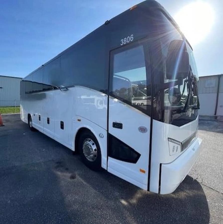 2025 Van hool CX35 Coach - Image 2