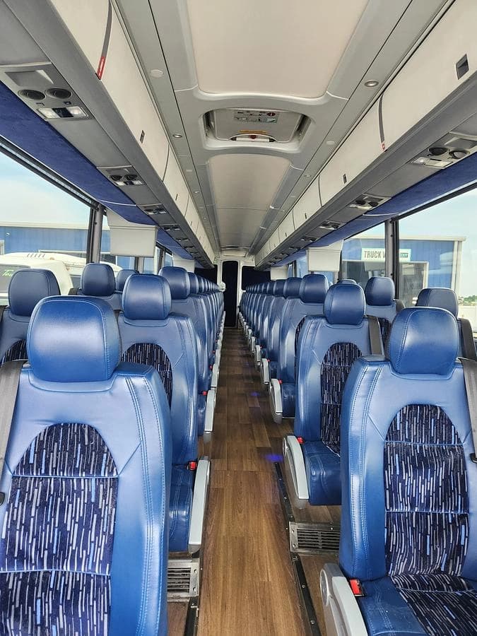 2024 Mci J4500 Coach - Image 13