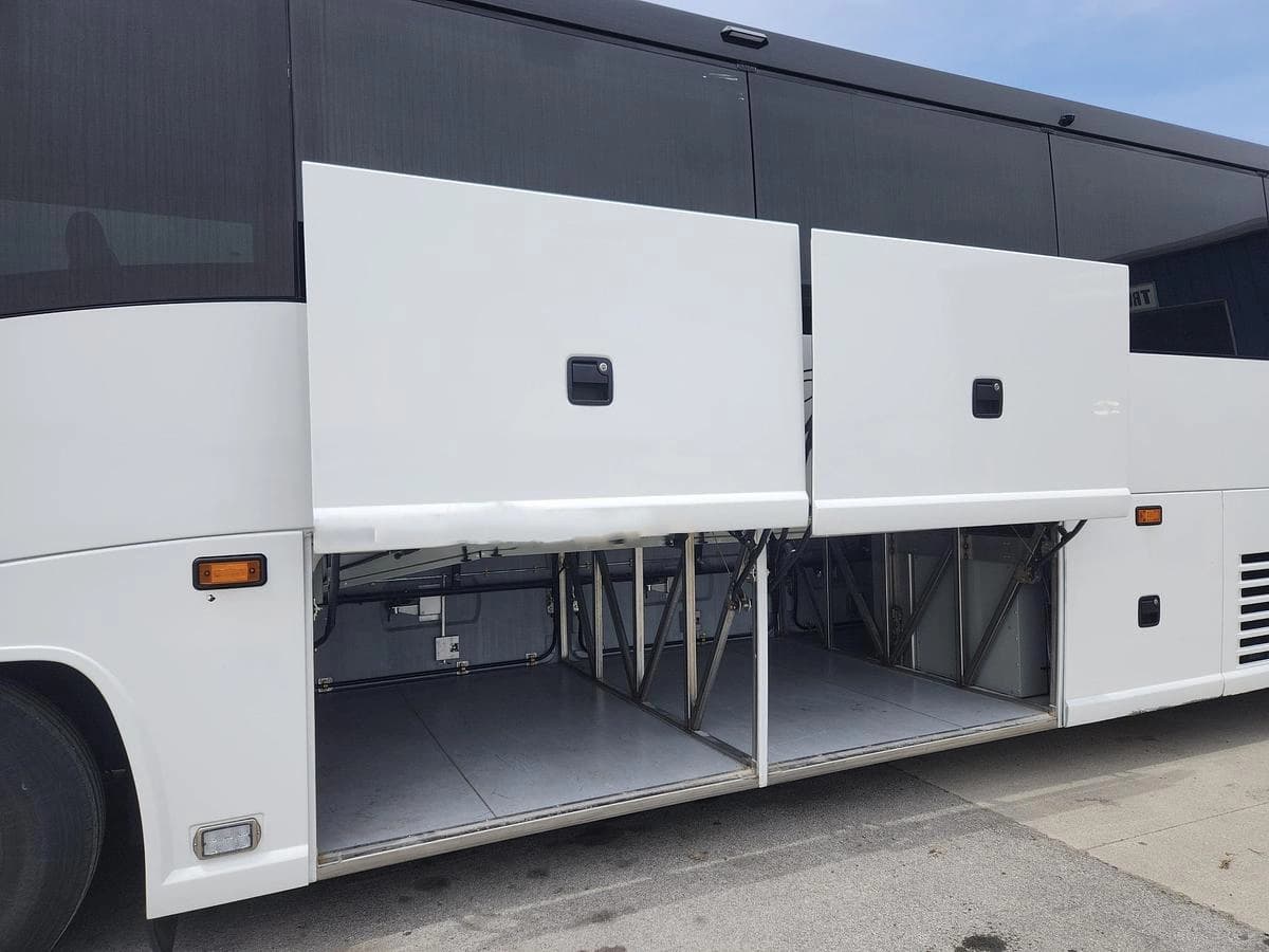 2024 Mci J4500 Coach - Image 7