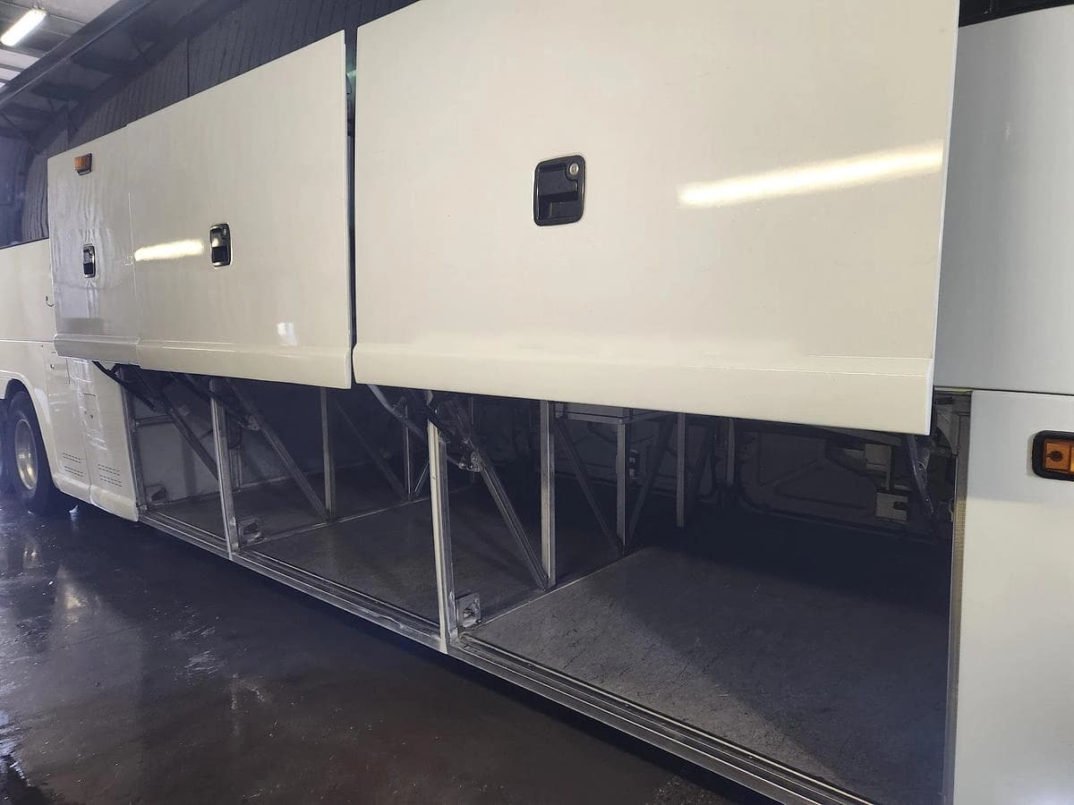 2007 Mci E4500 Coach - Image 7