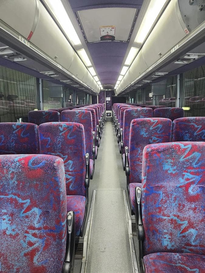 2007 Mci E4500 Coach - Image 11