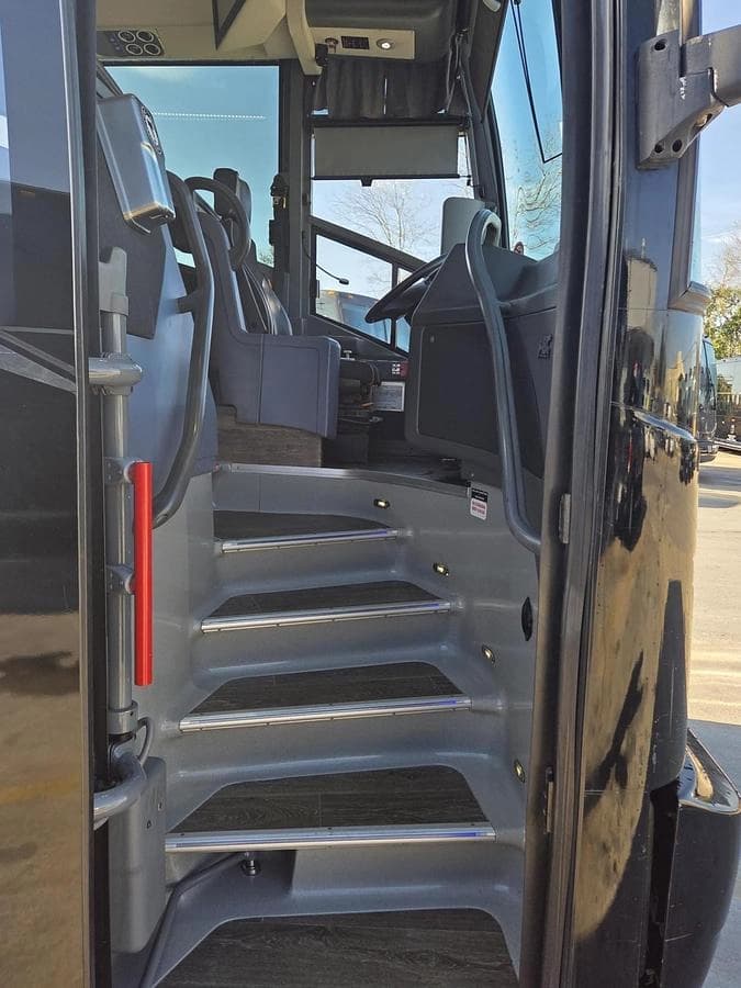 2020 Van hool CX45 Coach - Image 4