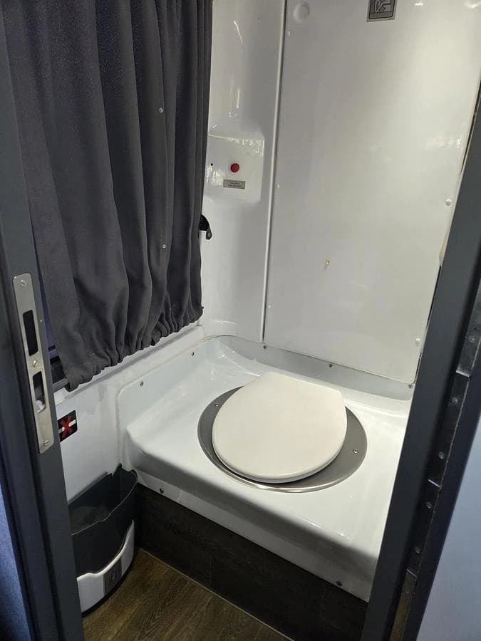 2020 Van hool CX45 Coach - Image 9