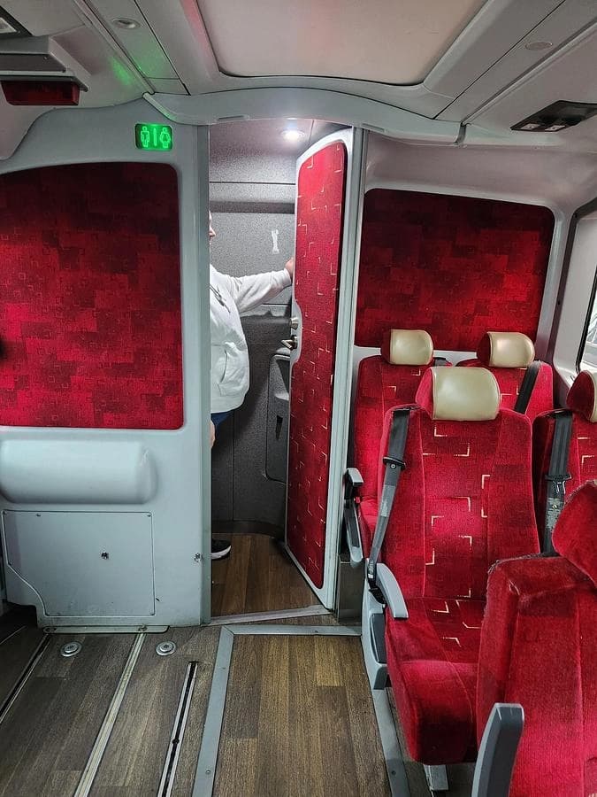 2019 Mci J4500 ADA Coach - Image 14