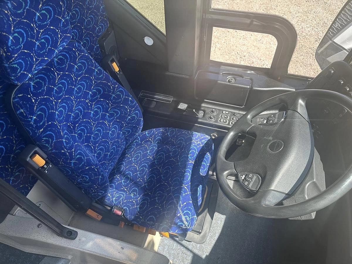 2010 Prevost H3-41 Coach - Image 6
