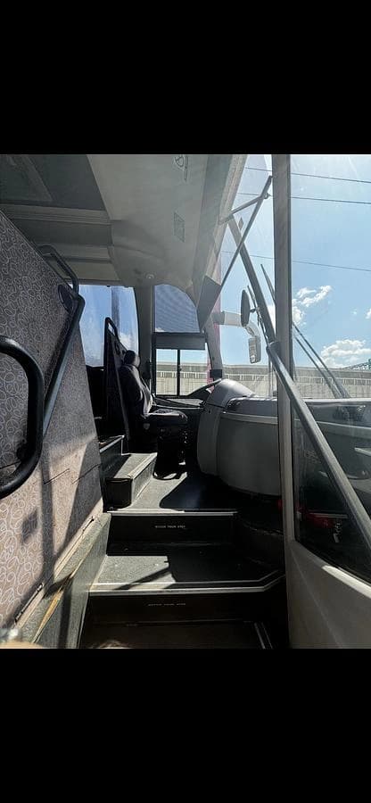 2011 Volvo 9700 Coach - Image 6