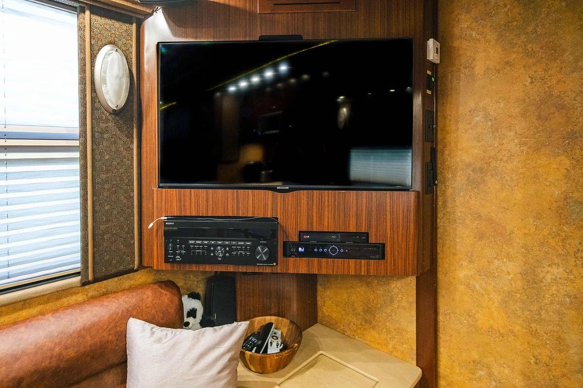 2008 Prevost XLII Motorcoach Conversion - Image 13