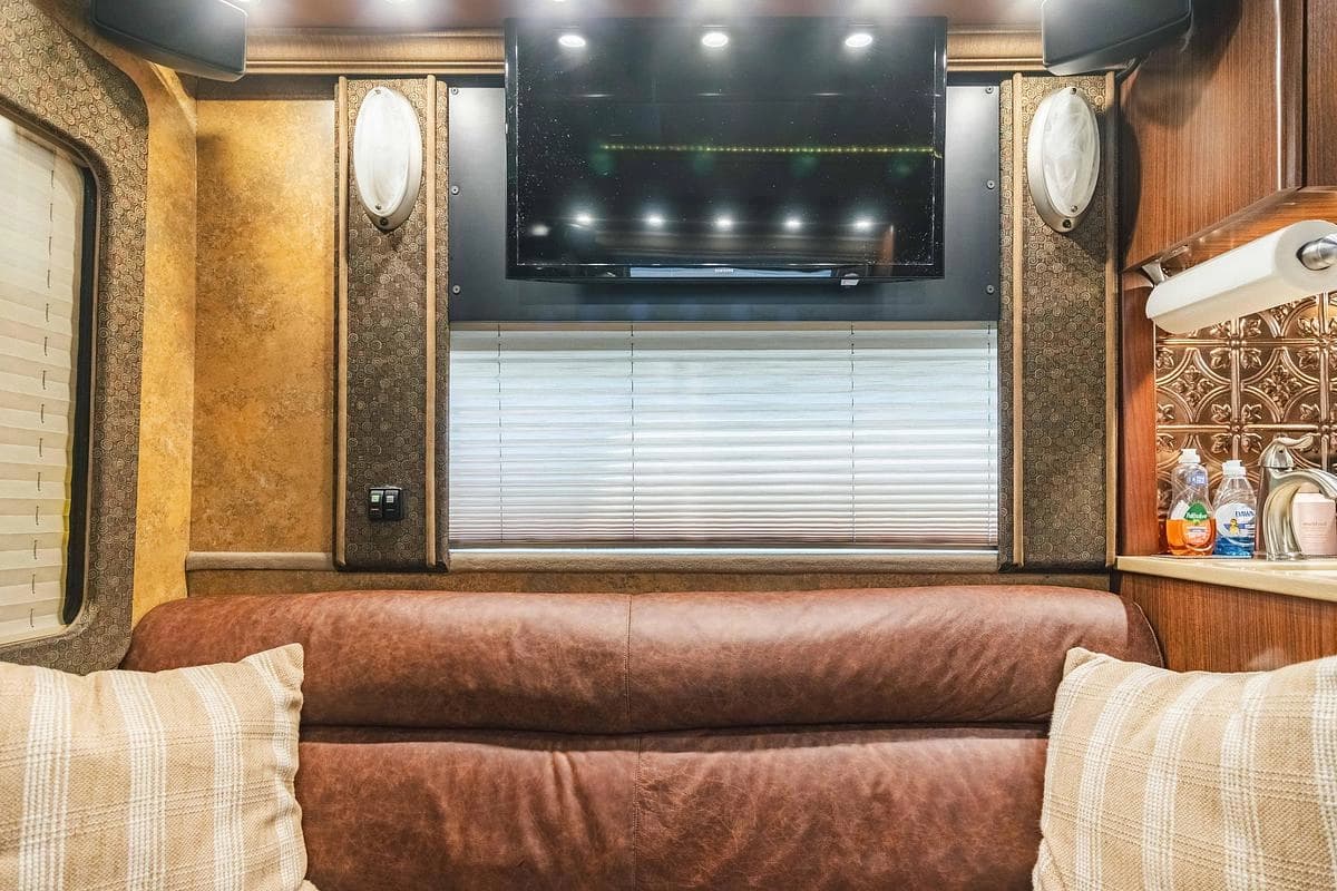2008 Prevost XLII Motorcoach Conversion - Image 8
