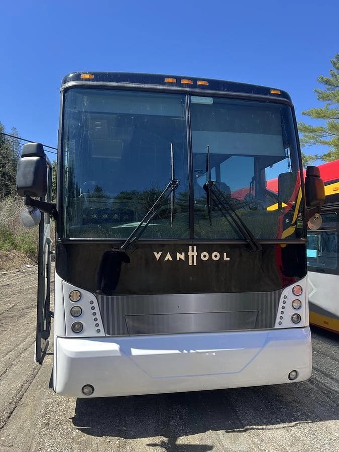 2017 Van hool CX45 ADA Coach - Image 2