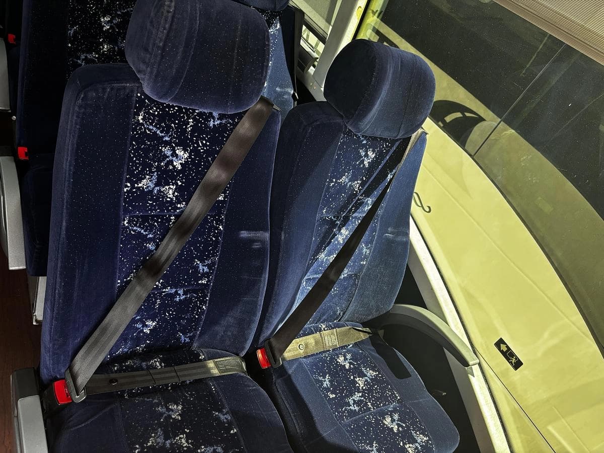 2016 Volvo 9700 Coach - Image 2