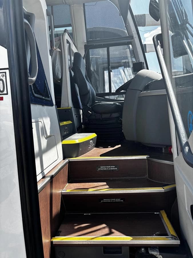 2016 Volvo 9700 Coach - Image 5