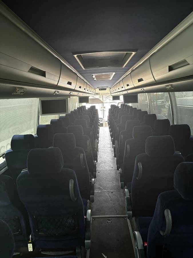 2016 Volvo 9700 Coach - Image 4