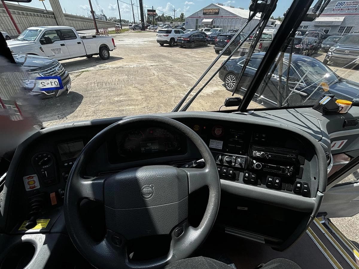 2016 Volvo 9700 Coach - Image 6