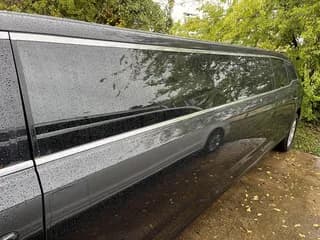 2013 Lincoln MKT bus