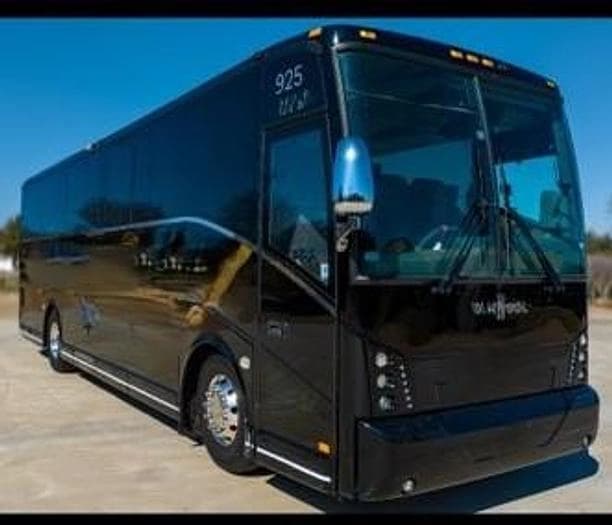 2017 Van Hool CX35 Coach - Image 2