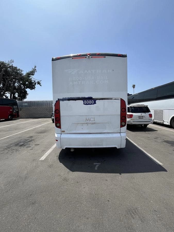 2019 MCI J4500 ADA Coach - Image 11
