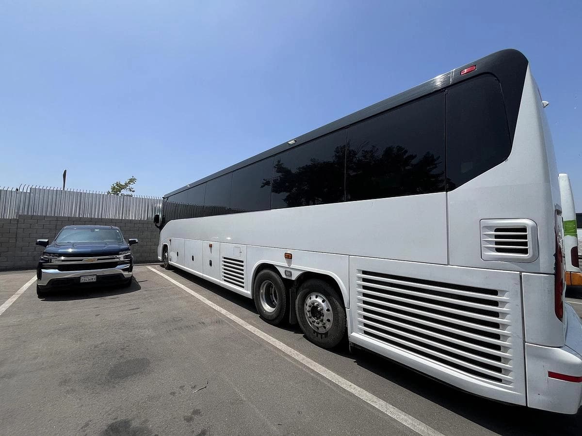 2019 MCI J4500 ADA Coach - Image 6