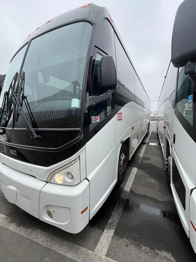 2019 Mci J4500 ADA Coach - Image 1