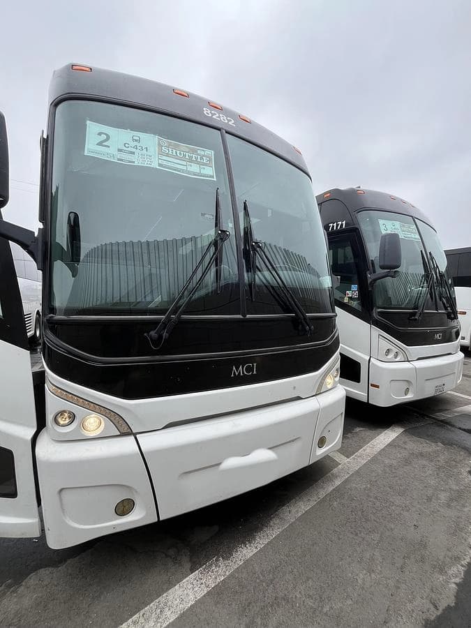 2019 Mci J4500 ADA Coach - Image 2