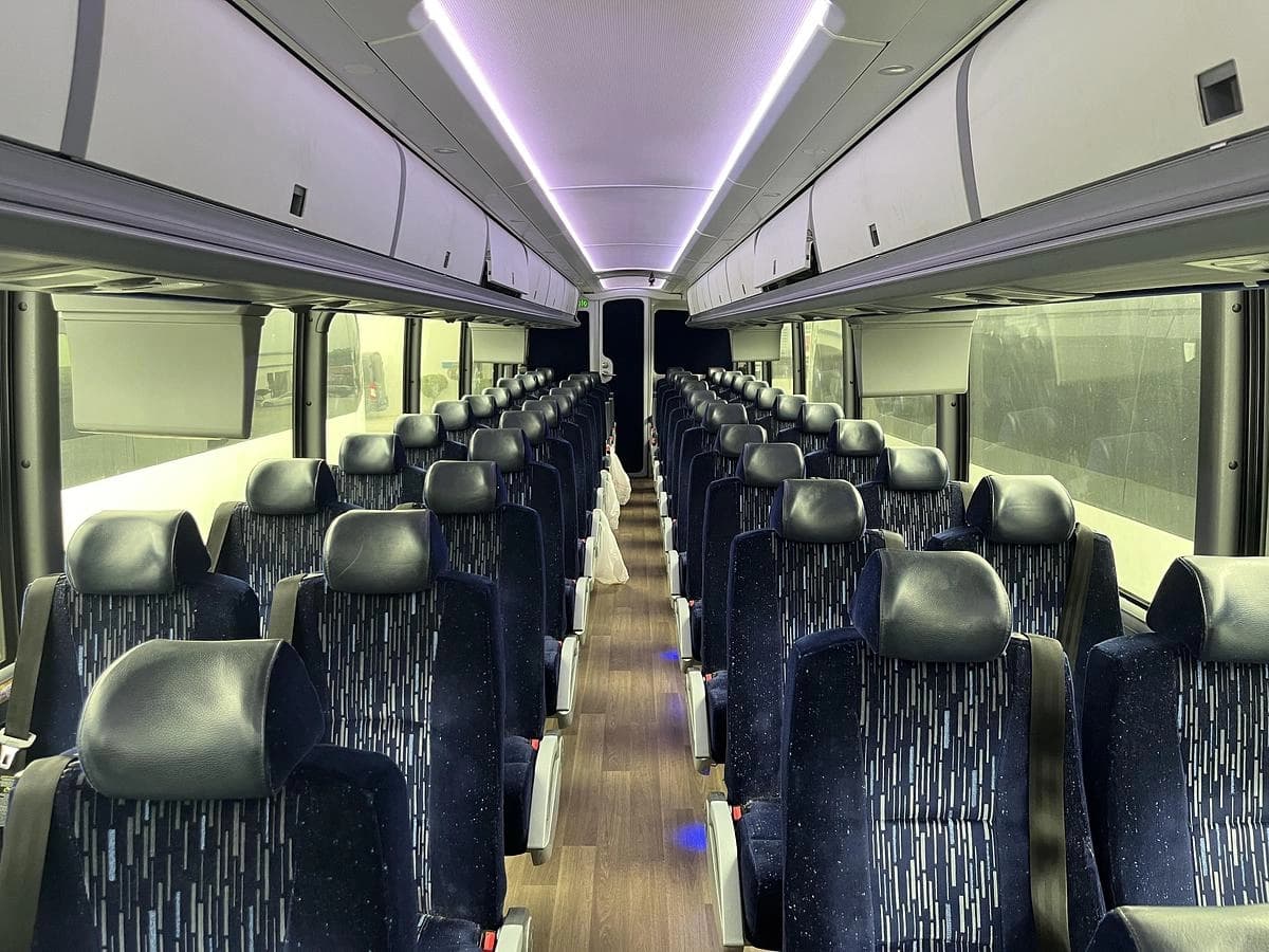 2019 Mci J4500 ADA Coach - Image 11