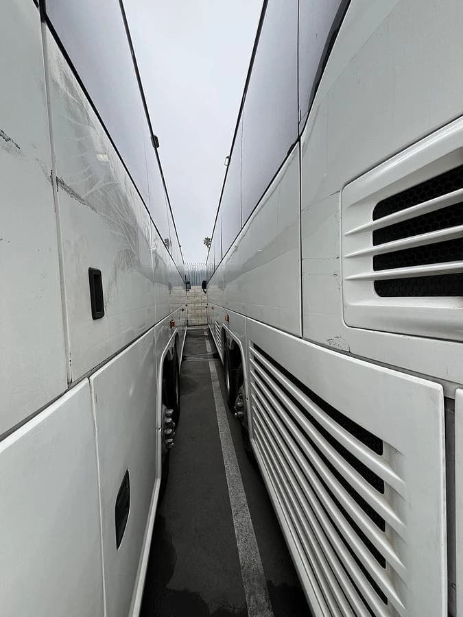 2019 Mci J4500 ADA Coach - Image 4