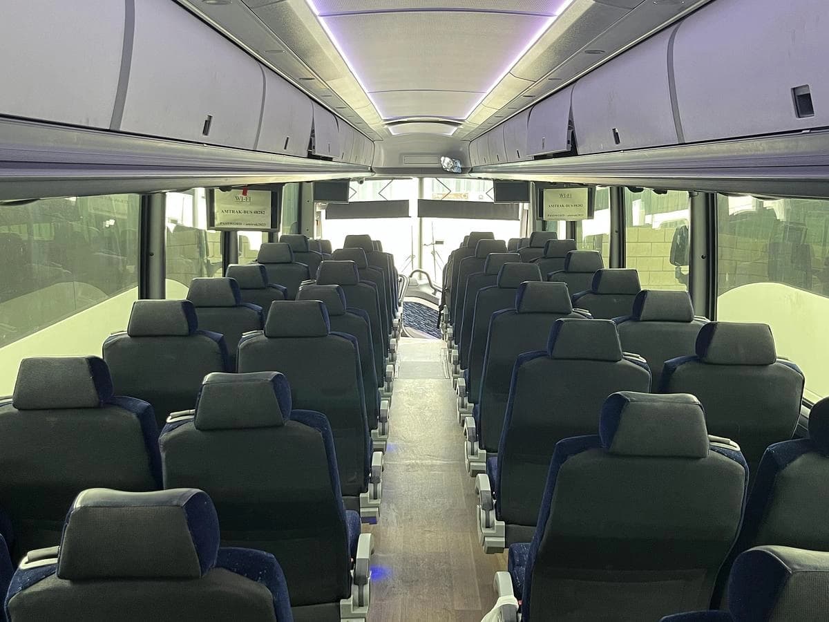2019 Mci J4500 ADA Coach - Image 12