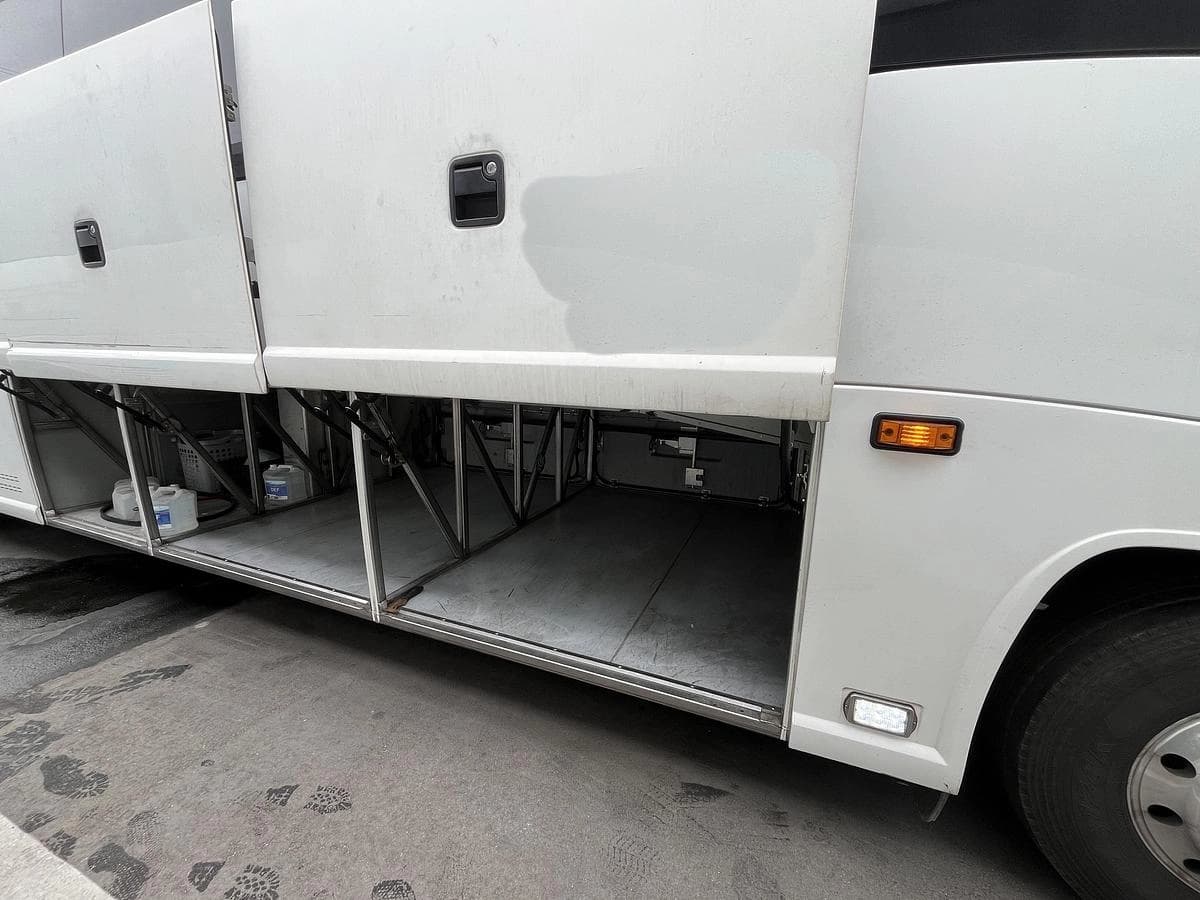 2019 Mci J4500 ADA Coach - Image 6