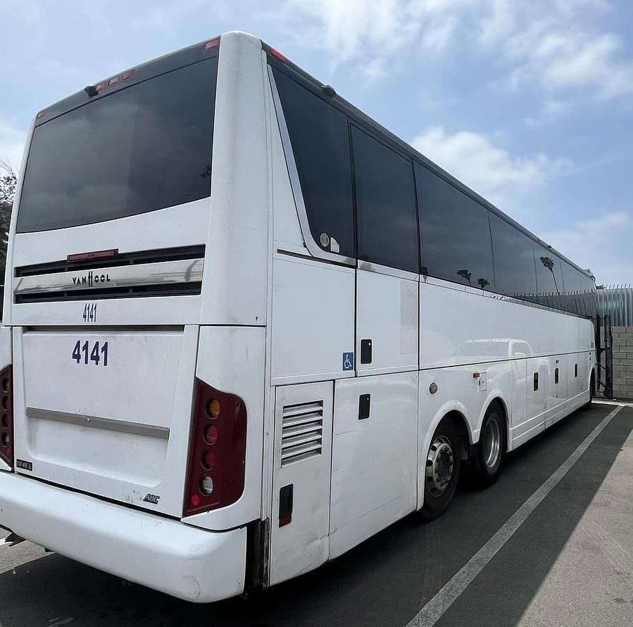 2015 Van Hool TX45 Coach - Image 2