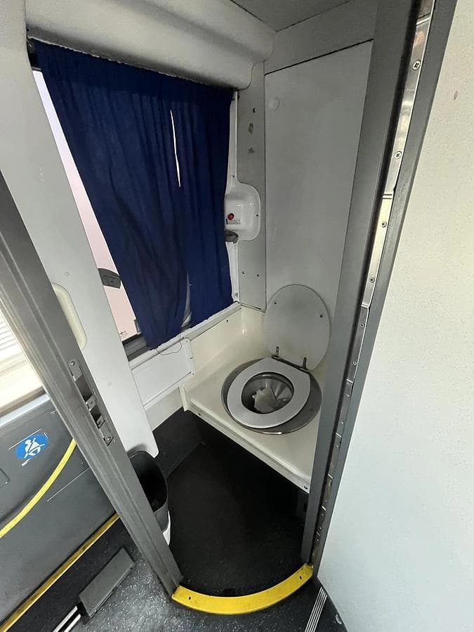 2015 Van Hool TX45 Coach - Image 9