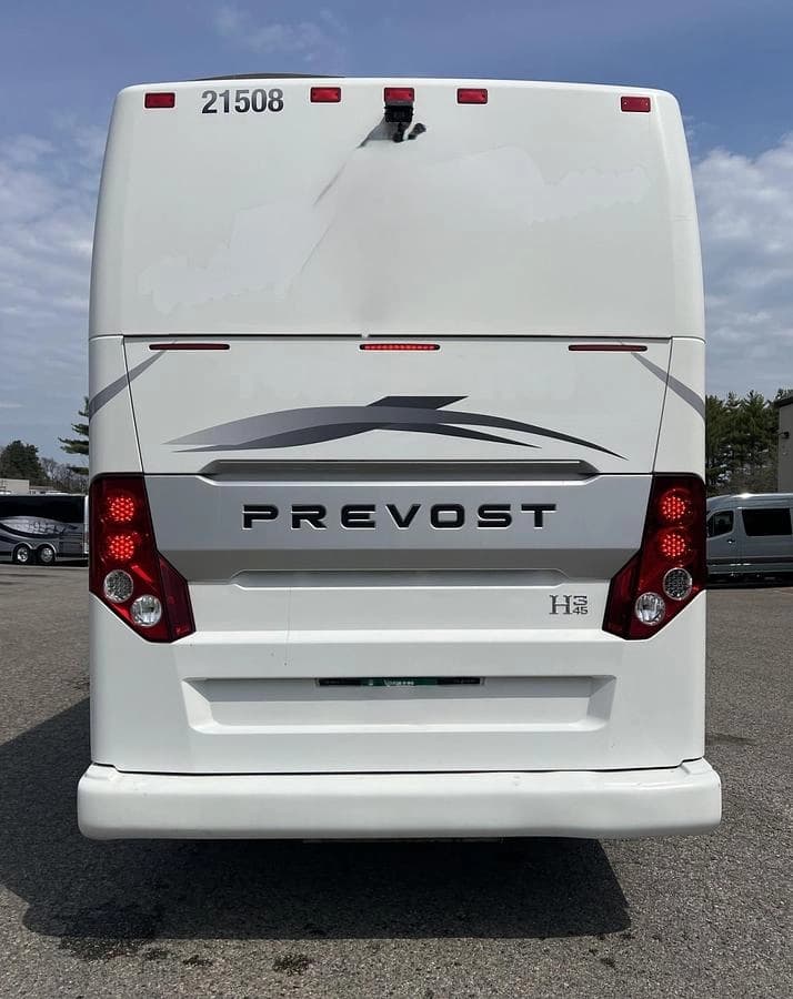 2015 Prevost H3-45 ADA Coach - Image 3