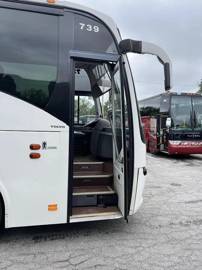 2016 Volvo 9700 Coach - Image 6