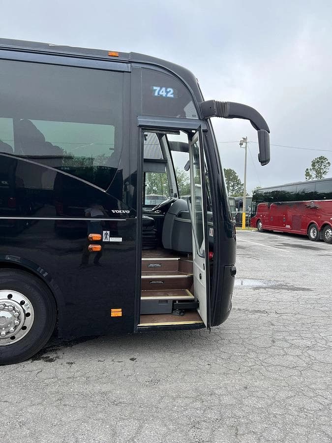 2016 Volvo 9700 Coach - Image 3