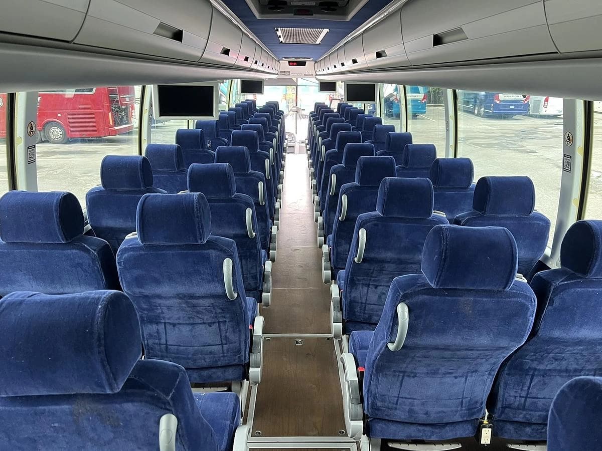 2016 Volvo 9700 Coach - Image 10