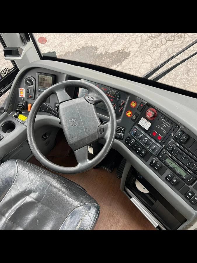 2016 Volvo 9700 Coach - Image 8