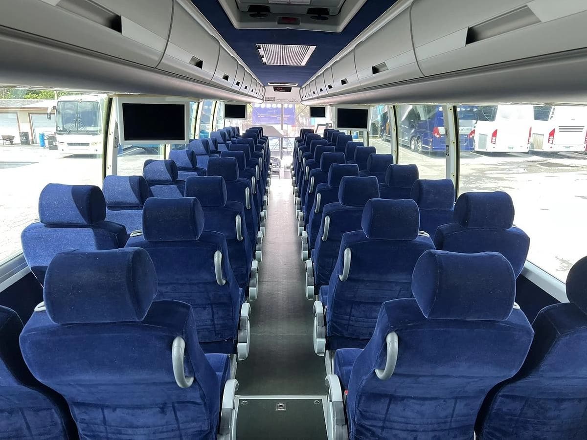 2013 Volvo 9700 Coach - Image 14