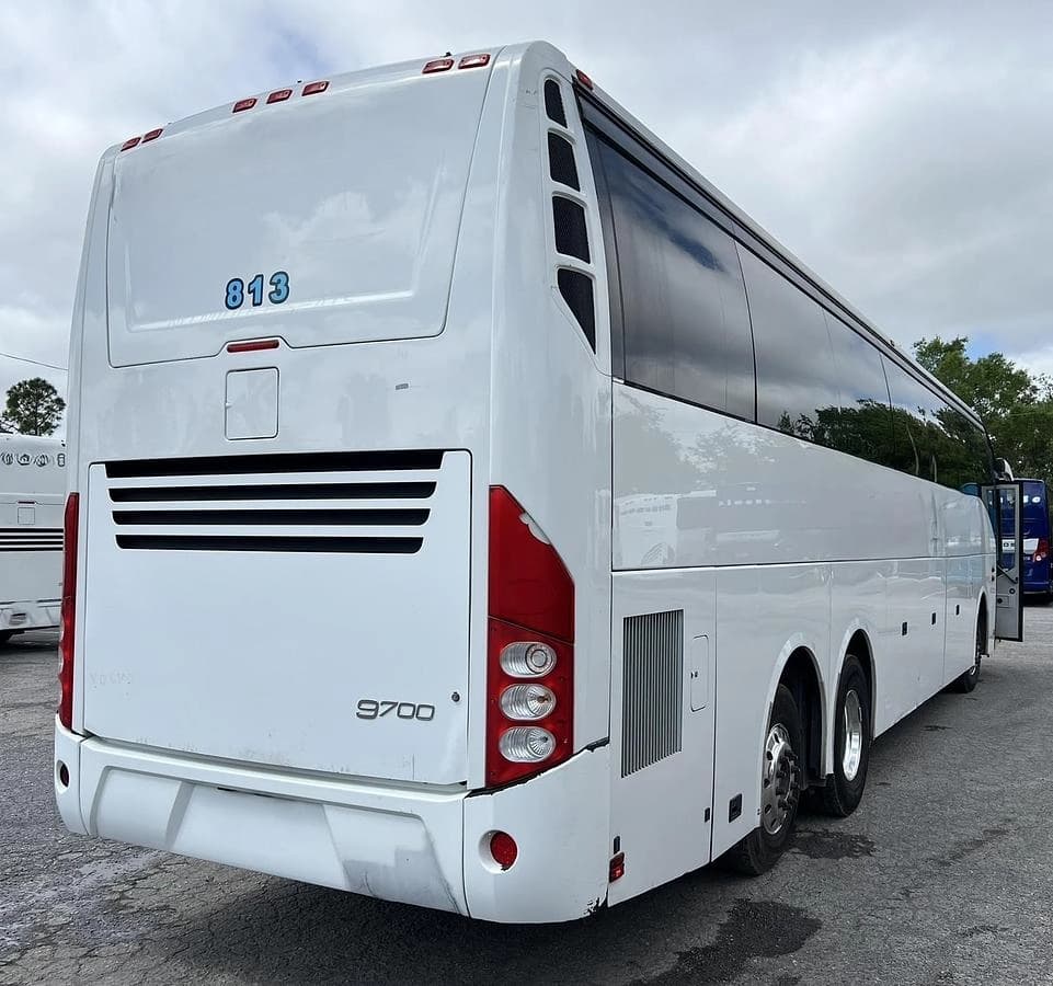 2013 Volvo 9700 Coach - Image 2