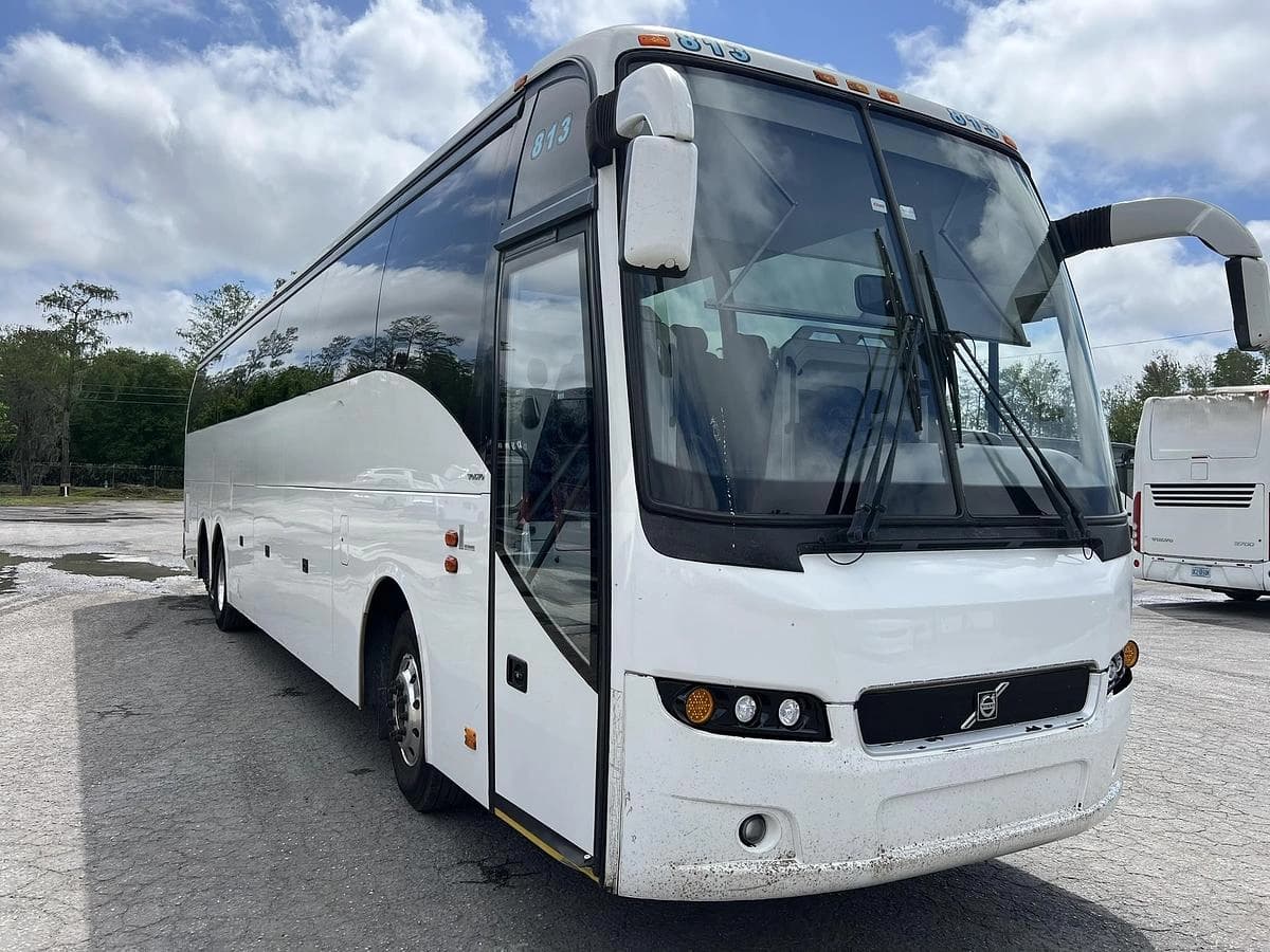 2013 Volvo 9700 Coach - Image 3