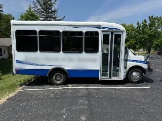 2008 Chevrolet Starcraft bus