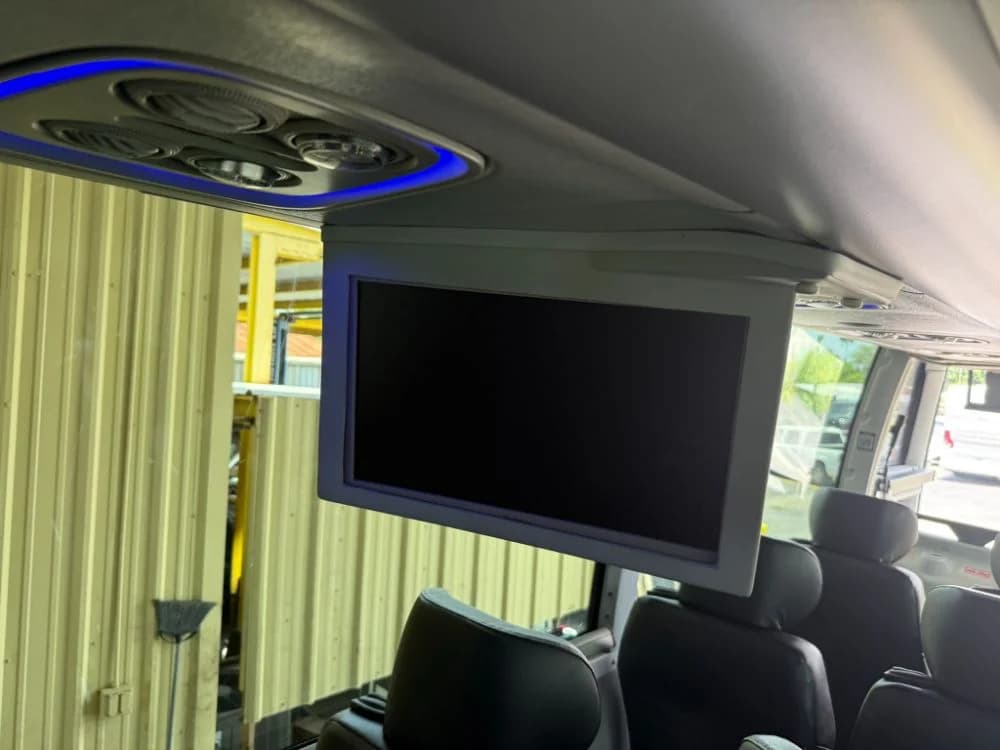 2024 Volvo 9700 54 Passenger - Image 7