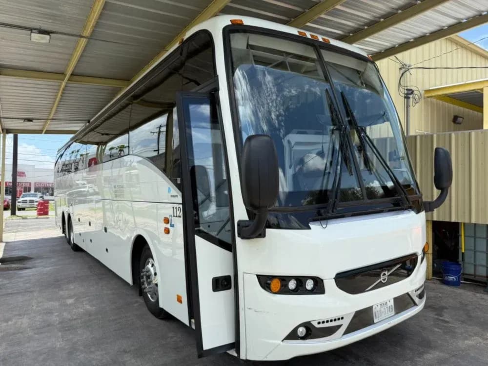 2024 Volvo 9700 54 Passenger - Image 2