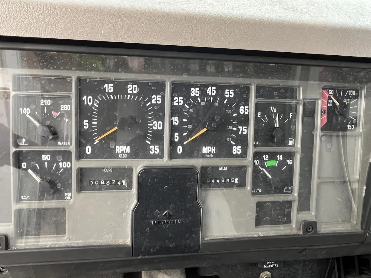 2001 international B3400 - Image 8