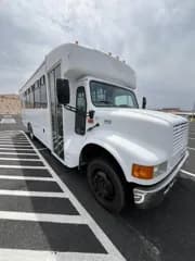2001 International B3400 bus