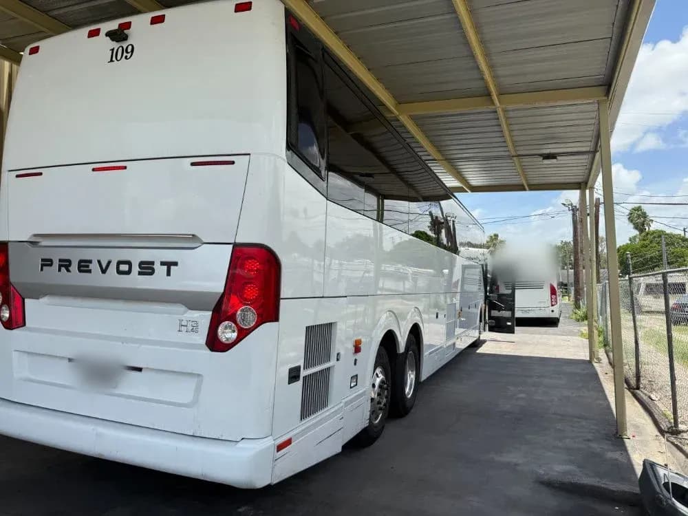 2020 Prevost H3-45 - Image 6