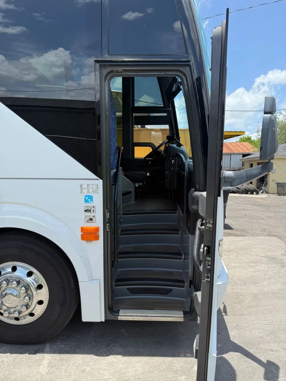 2020 Prevost H3-45 - Image 7