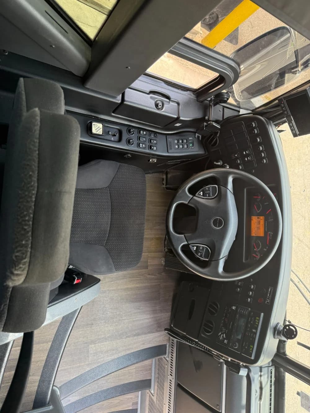 2020 Prevost H3-45 - Image 8