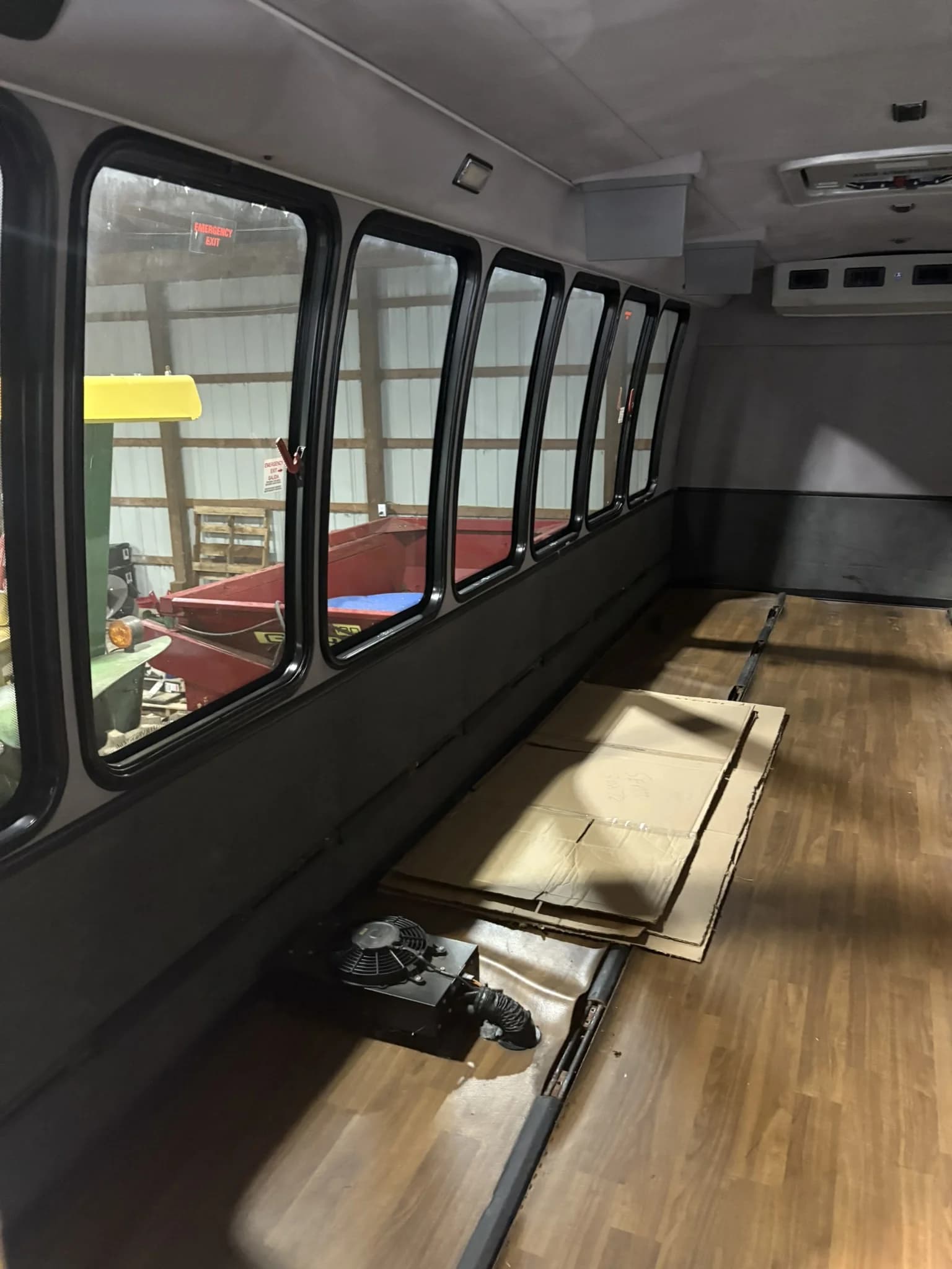 2013 Freightliner M2 - Image 10