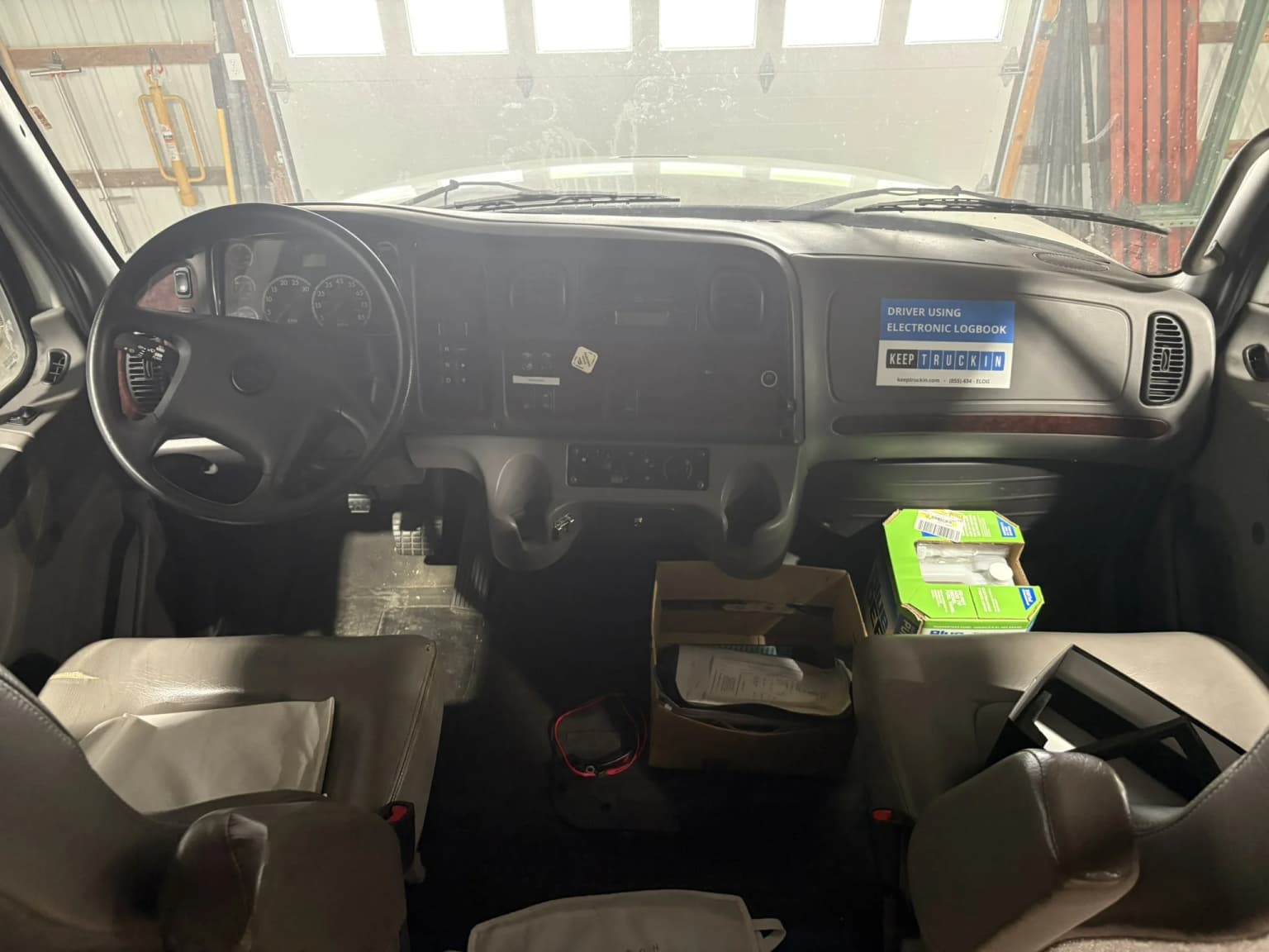 2013 Freightliner M2 - Image 15