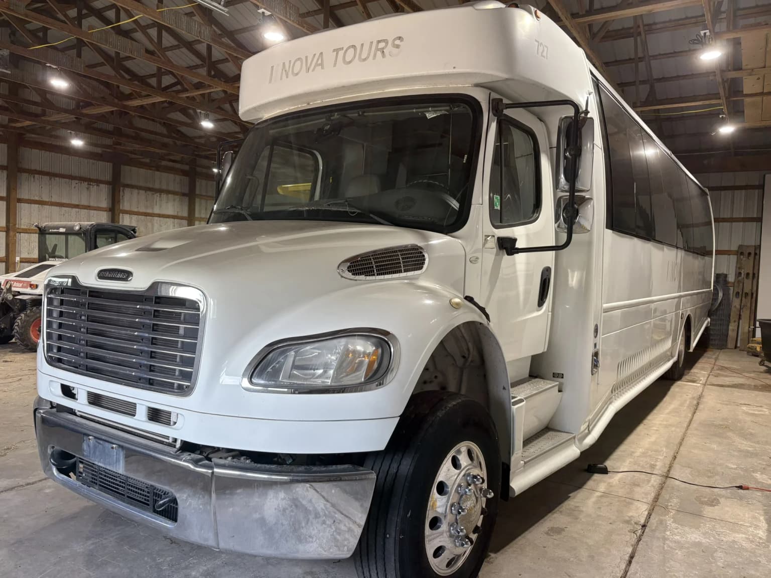 2013 Freightliner M2 - Image 2