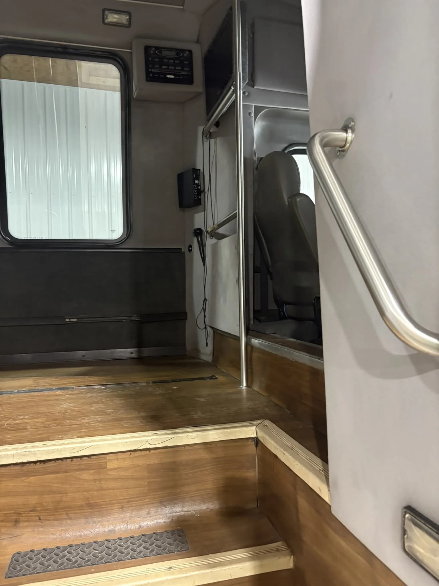 2013 Freightliner M2 - Image 9